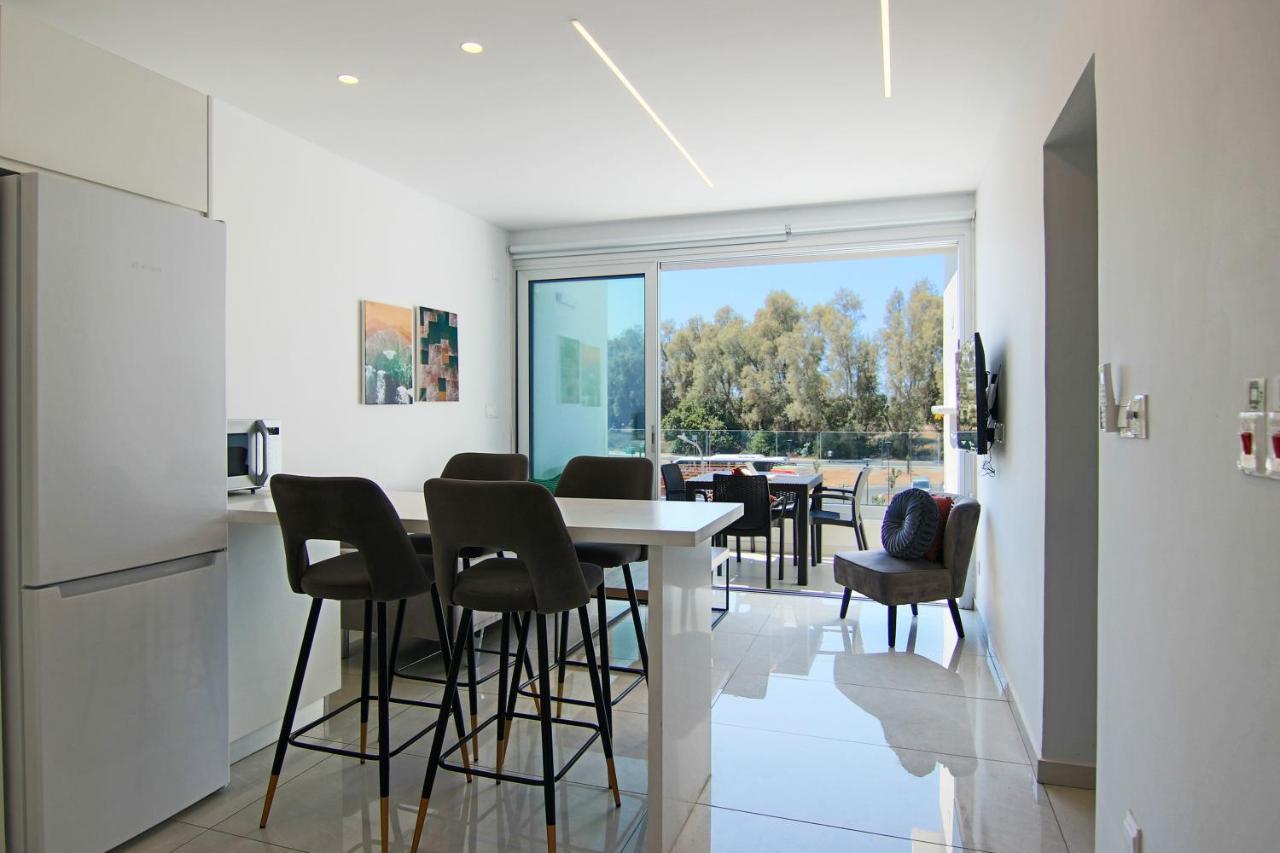 Апартаменты Phaedrus Living - Seaside Executive Flat Harbour 203 Пафос Экстерьер фото