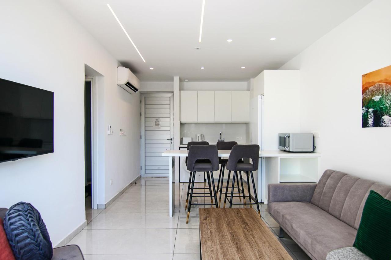 Апартаменты Phaedrus Living - Seaside Executive Flat Harbour 203 Пафос Экстерьер фото